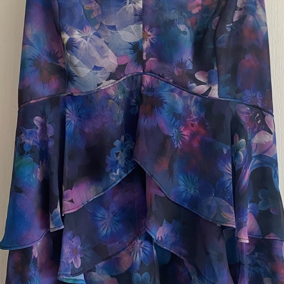 GUESS Bombay Floral Ruffle Tank Top - Picture 2 of 5